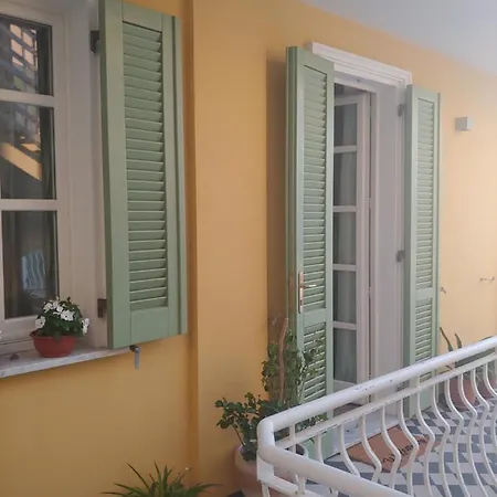 Bed & Breakfast Tiny