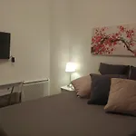 فندق مبيت وإفطار Tiny 3*