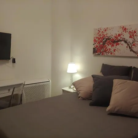 לינה וארוחת בוקר Tiny 3*