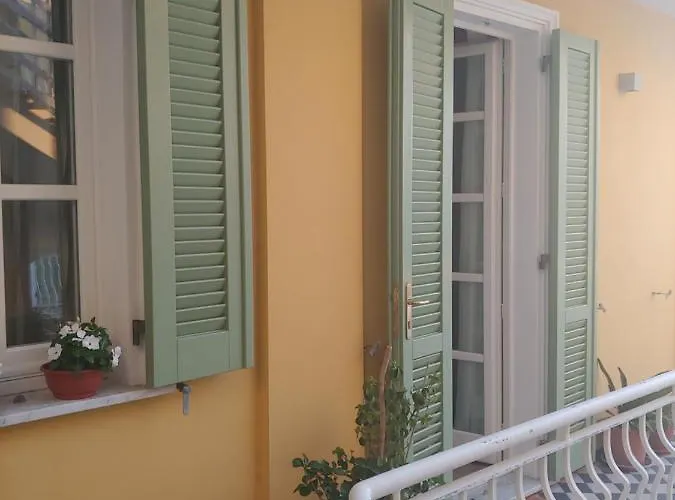 Bed & Breakfast Tiny